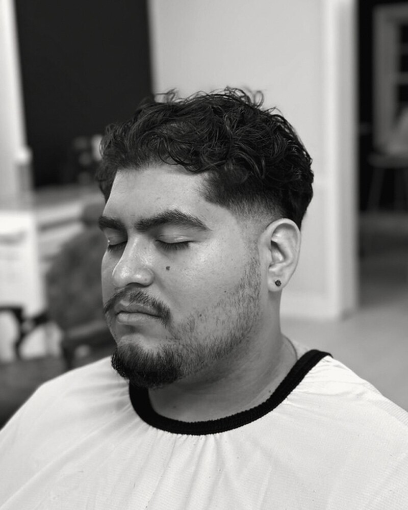 Textured fringe with a low fade, front on